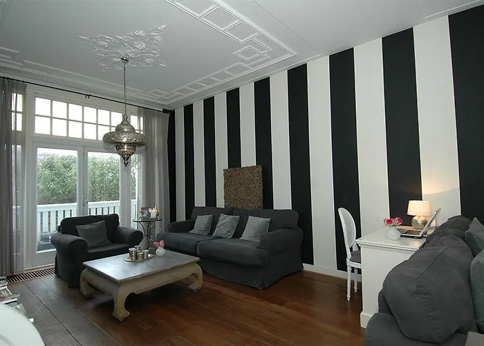 ホテル Zeespiegel 3*