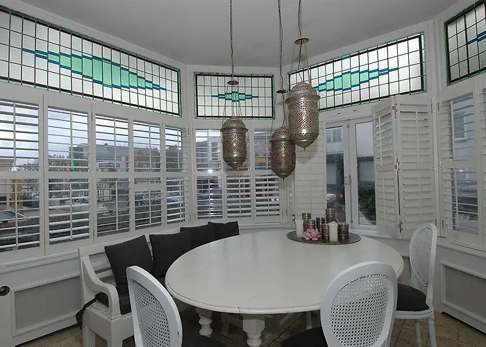 ホテル Zeespiegel 3*